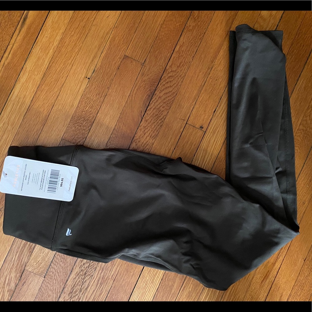 Green Fabletics Leggings